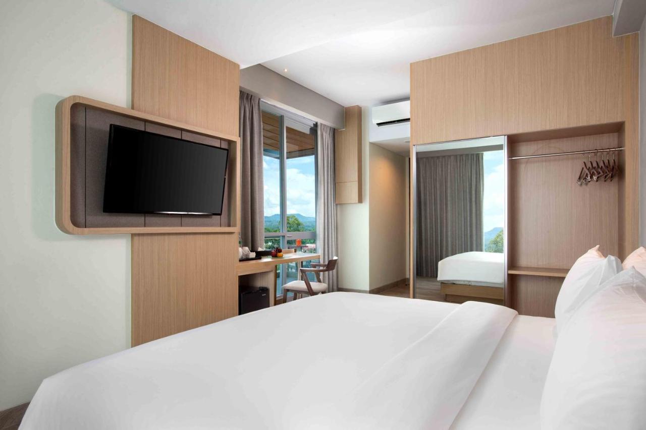 Hotel Santika Букиттинги Экстерьер фото