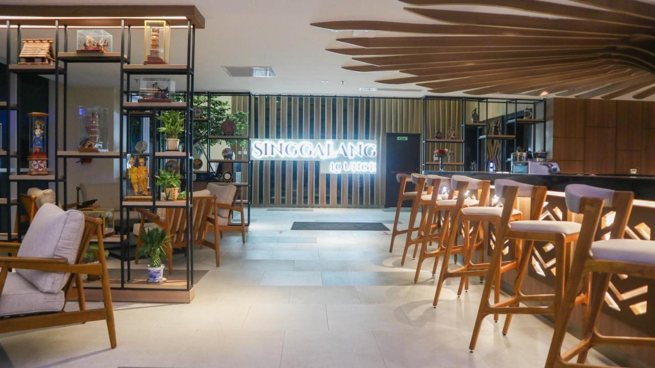 Hotel Santika Букиттинги Экстерьер фото