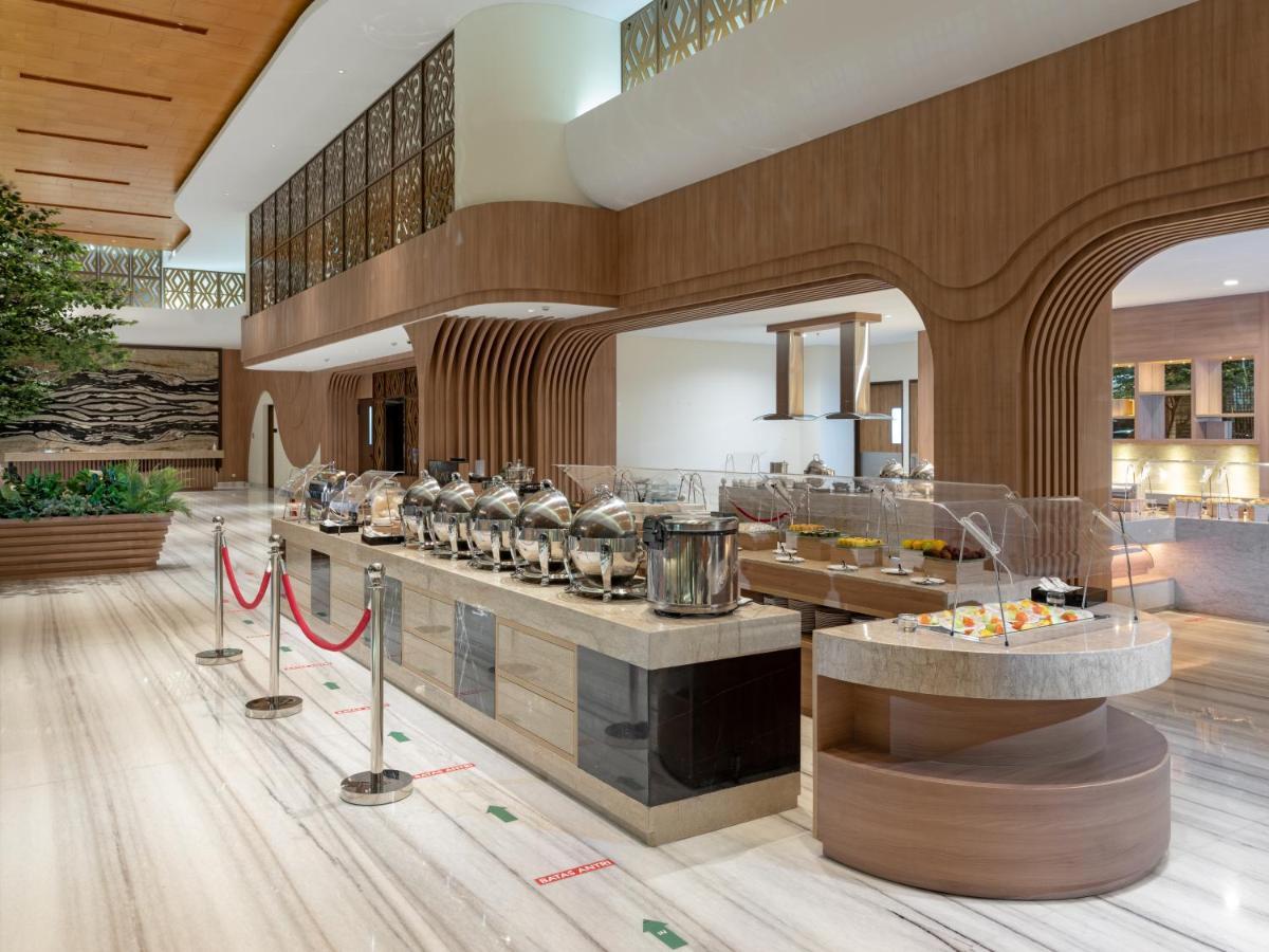 Hotel Santika Букиттинги Экстерьер фото