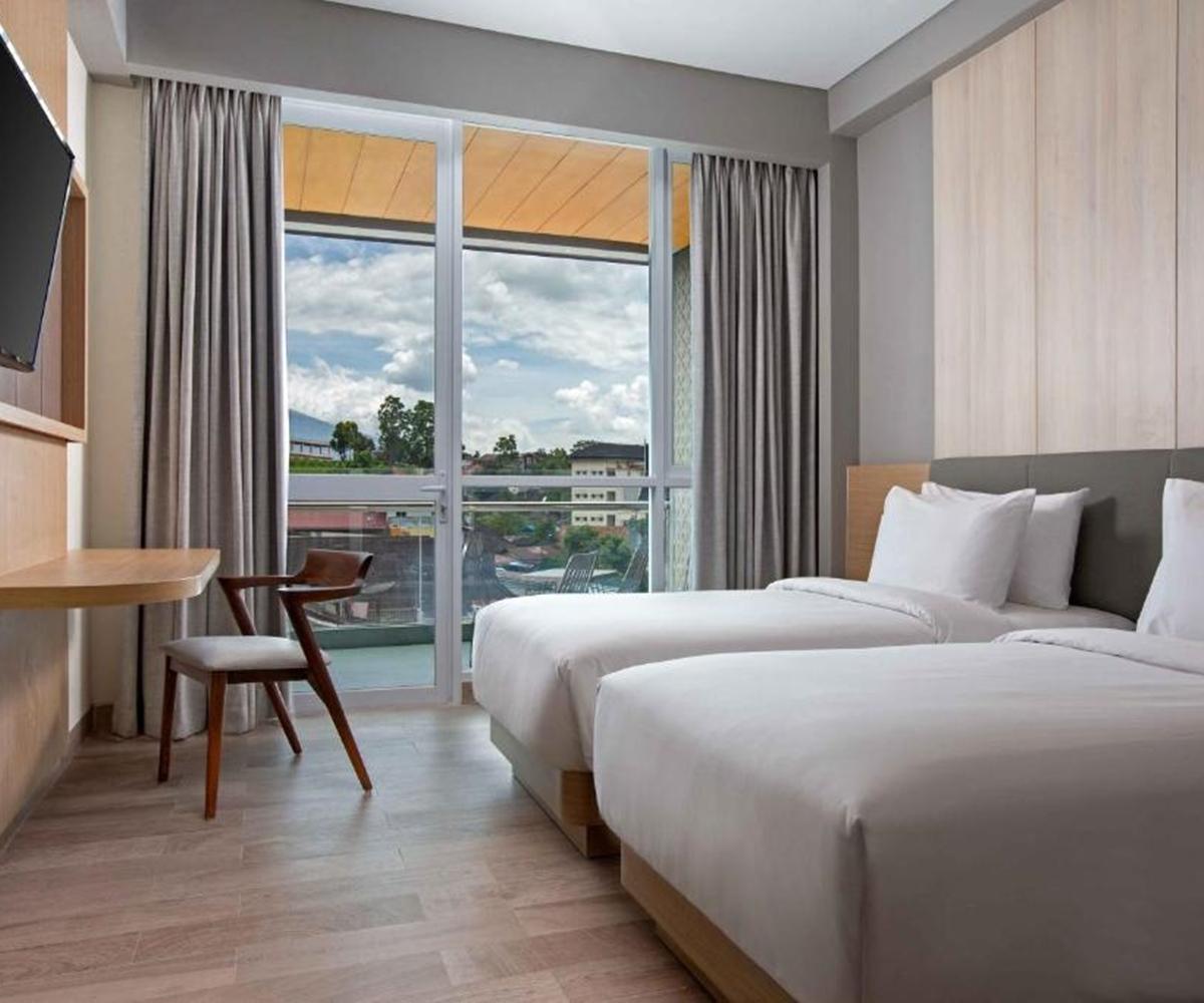 Hotel Santika Букиттинги Экстерьер фото