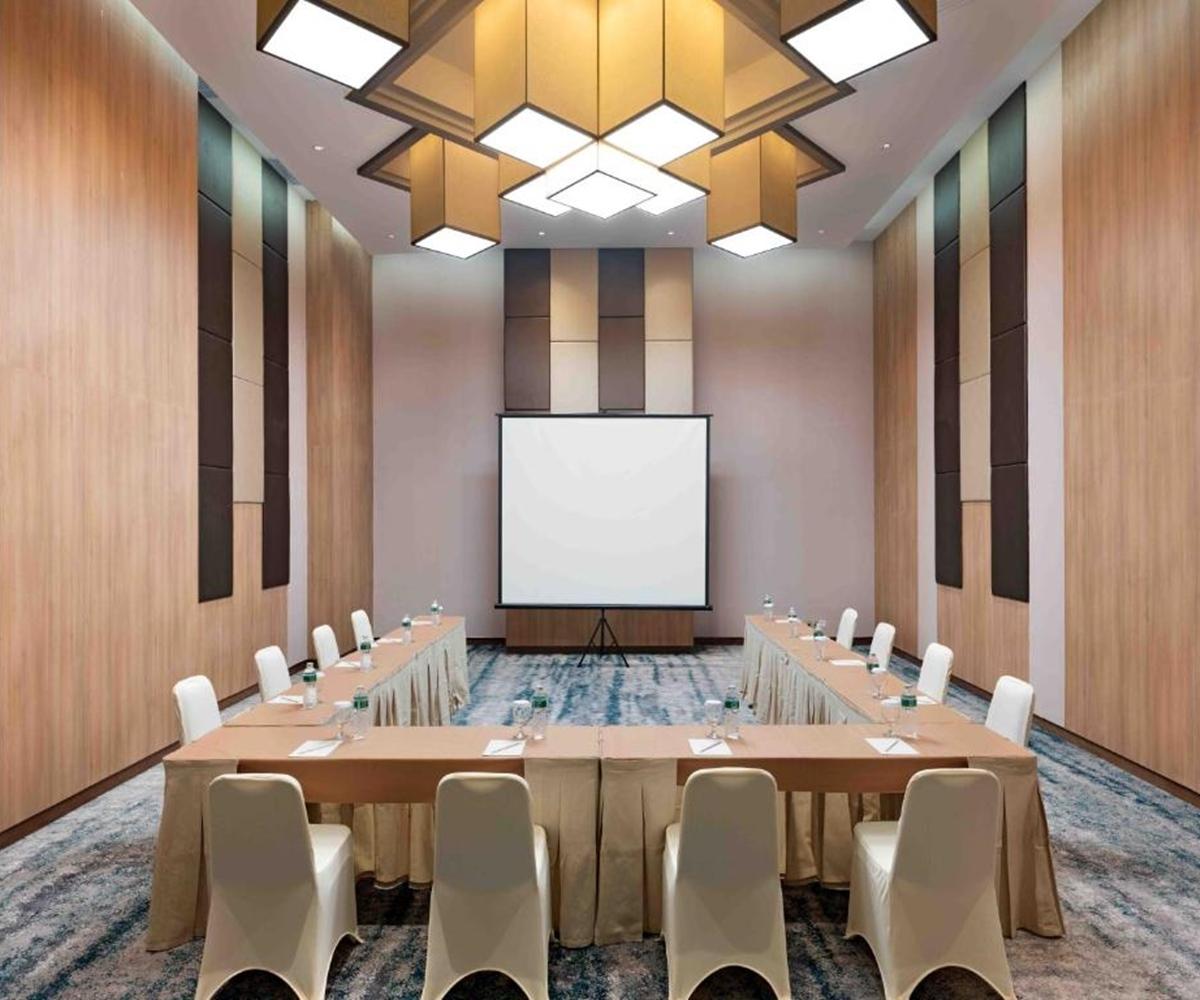 Hotel Santika Букиттинги Экстерьер фото